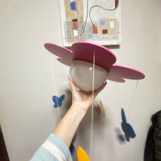 Lámpara infantil flor rosa y mariposas