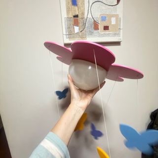 Lámpara infantil flor rosa y mariposas