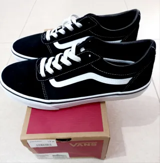 Zapatillas Vans Negras y Blancas