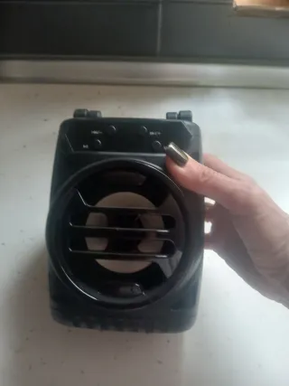 Altavoz Portátil Para PEN y radio