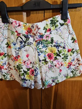 Falda pantalón Pull & Bear floral
