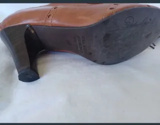 Zapatos de tacón marrones