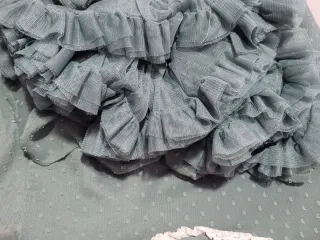 Vestido verde con lunares y volantes