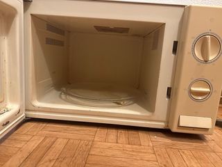 Microondas Sharp con plato