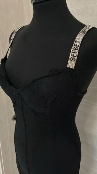 Abito pizzo e spalline strass