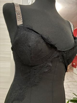 Abito pizzo e spalline strass