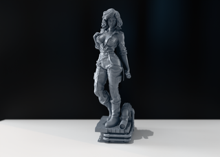 April O’Neil, de las Tortugas Ninja. Figura 24cm