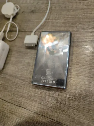 iPod Classic 20GB Blanco + Regalo