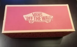 Zapatillas Vans rojas y blancas