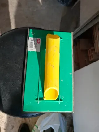 Lote herramientas albañil: paletas, llanas, maceta