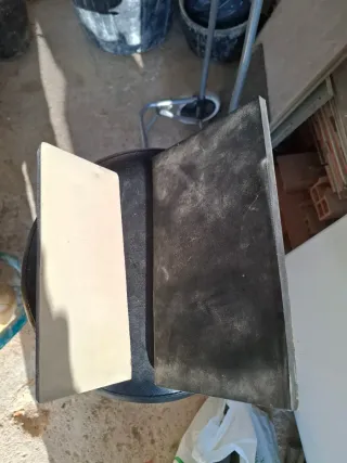 Lote herramientas albañil: paletas, llanas, maceta