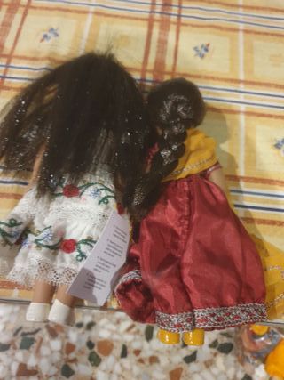 Muñecas de Porcelana: Mexicana e India