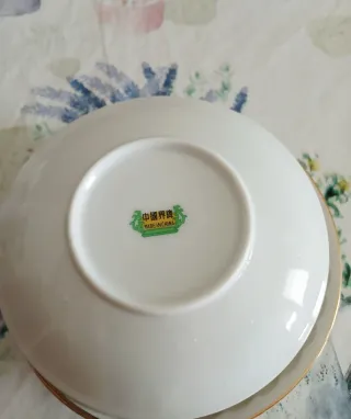 Piattini in ceramica con bordo oro