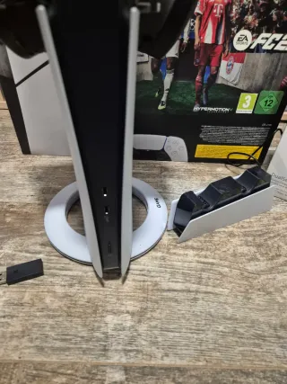 Consola Sony PS5 + Accesorios