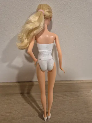 Barbie Novia Vestido Rosa y Blanco