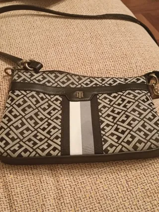 Bolso Tommy Hilfiger mujer negro y gris