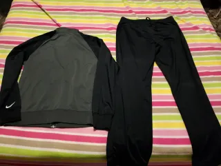 Conjunto Deportivo Nike Hombre Gris y Negro