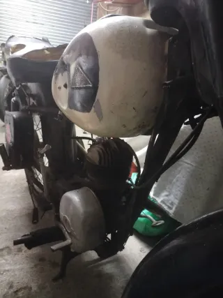 Vendo moto ROA 125