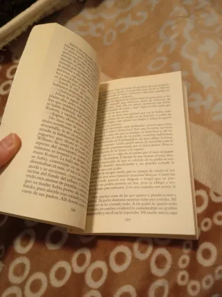 Los gritos del pasado (EMBOLSILLO) (Spanish Edi...