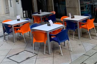 Mesas y Sillas Exterior Azul Naranja