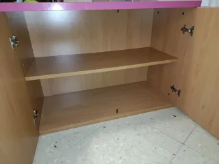 Mueble de oficina rosa
