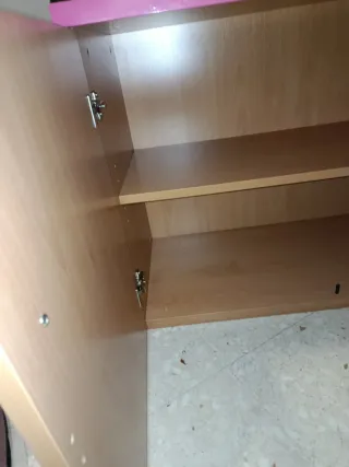 Mueble de oficina rosa