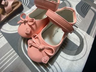 Scarpa per bambina rosa con cinturino in pelle scamosciata