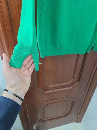 Jersey verde cuello alto