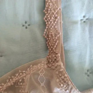 Sujetador encaje beige