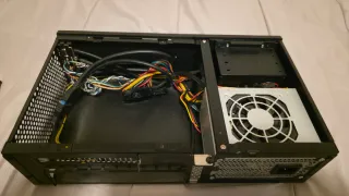 Caja ITX Silverstone ML05B con fuente.