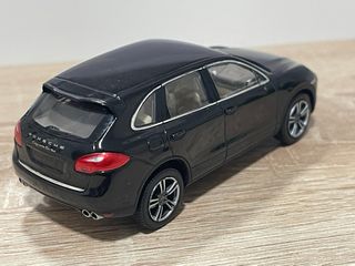 Minichamps Porsche Cayenne 1:43