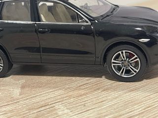 Minichamps Porsche Cayenne 1:43
