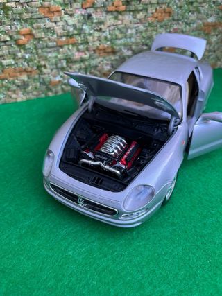 Maserati 3200 GT (1998) – Bburago – Escala 1:18