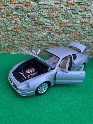 Maserati 3200 GT (1998) – Bburago – Escala 1:18
