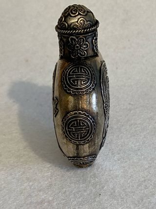 Antica bottiglia da fiuto