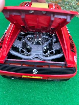 Ferrari 348 tb (1989) – Bburago – Escala 1:18