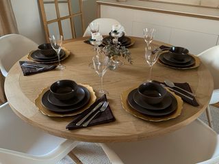 Juego de vajilla marrón