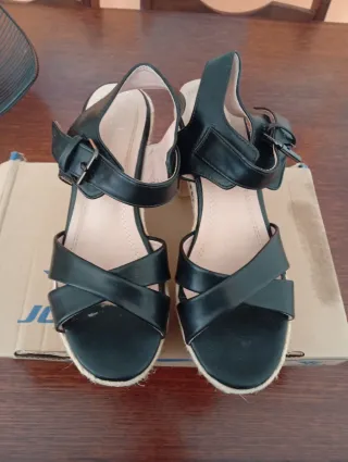 Sandalias de tacón negras verano