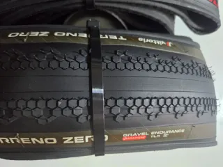 Cubiertas Vittoria Terreno