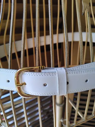 Cintura donna bianca con fiocco dorato