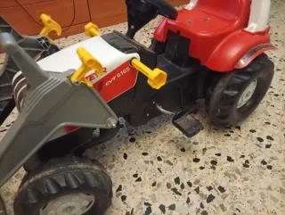 Tractor a pedales Steyr con pala y remolque