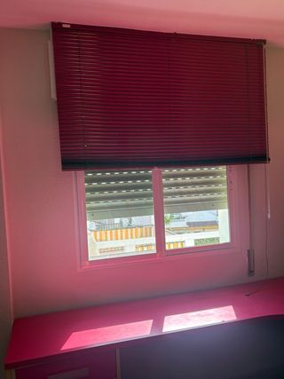 Persiana veneziana in alluminio viola