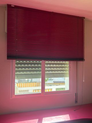 Persiana veneziana in alluminio viola