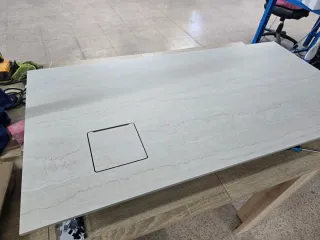 Portarrollos porcelánico integrado