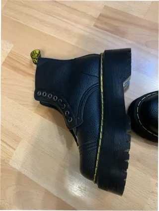 Botas Dr. Martens Talla 39 Piel Negra