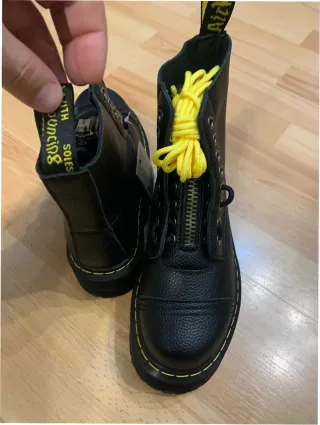 Botas Dr. Martens Talla 39 Piel Negra