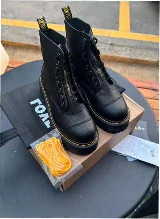 Botas Dr. Martens Talla 39 Cremallera