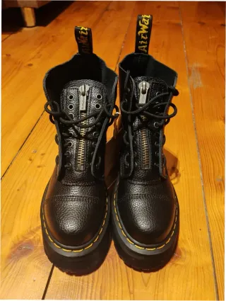 Botas Dr. Martens Talla 38 Piel Negra
