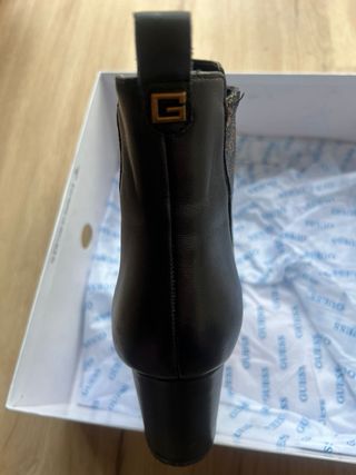 Botines Guess FL8KLN FAL10 Negros