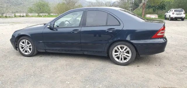 Mercedes-Benz Clase C 2004
